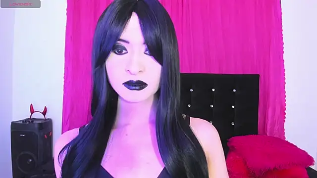 Snapshot of cutenaked_8 chatting on August 10, 12:06 am cutenaked 8 online show from August 10, 12:06 am