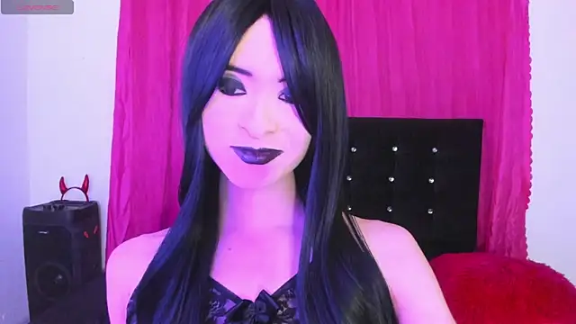 Snapshot of cutenaked_8 chatting on June 29, 12:06 am cutenaked 8 online show from June 29, 12:06 am