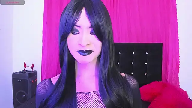 Snapshot of cutenaked_8 chatting on July 23, 12:13 am cutenaked 8 online show from July 23, 12:13 am