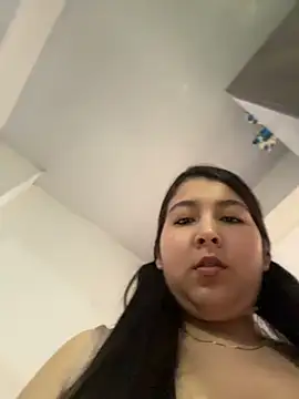 evelyn 1702 online show from June 25, 6:35 pm