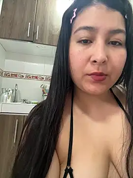 evelyn 1702 online show from October 18, 8:00 pm