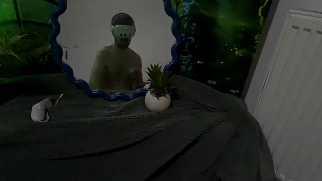 welcome-to-the-jungle online show from February 24, 9:15 pm