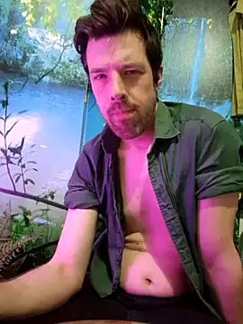 welcome-to-the-jungle online show from April 2, 8:37 pm