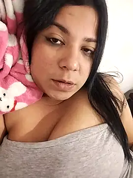 Snapshot of Georgina_Bigboobs chatting on September 26, 4:08 am Georgina Bigboobs online show from September 26, 4:08 am