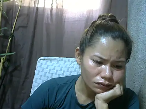 Sweeetgurll online show from March 23, 4:12 am