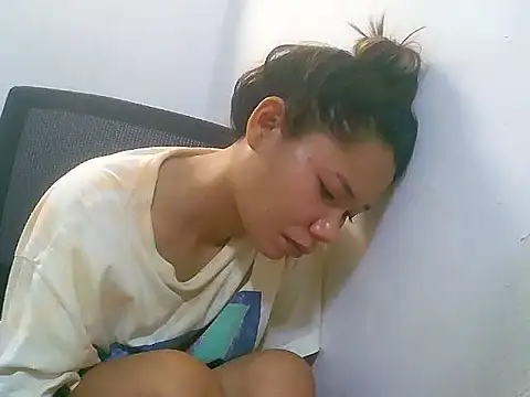 Sweeetgurll online show from June 10, 12:45 am
