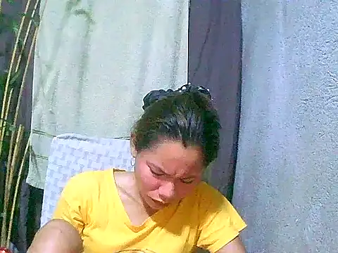 Sweeetgurll online show from April 25, 1:36 pm