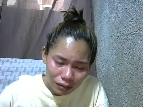 Sweeetgurll online show from March 11, 5:45 am