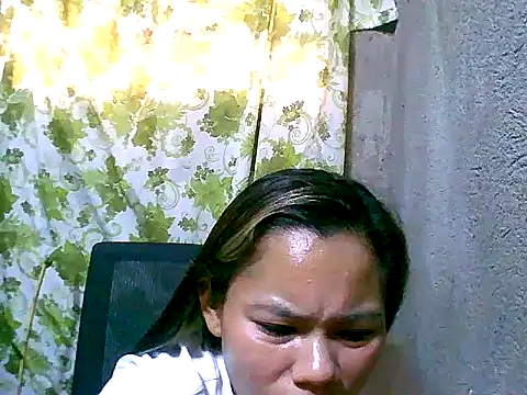 Snapshot of Sweeetgurll chatting on September 16, 7:42 am Sweeetgurll online show from September 16, 7:42 am