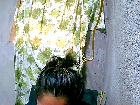 Sweeetgurll online show from November 27, 6:58 am