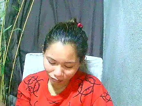 Sweeetgurll online show from May 6, 1:59 pm