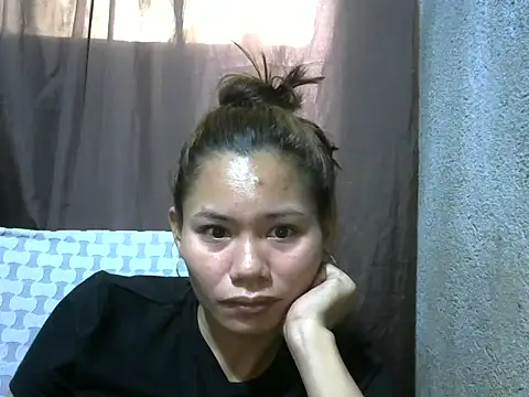 Sweeetgurll online show from February 25, 5:18 am