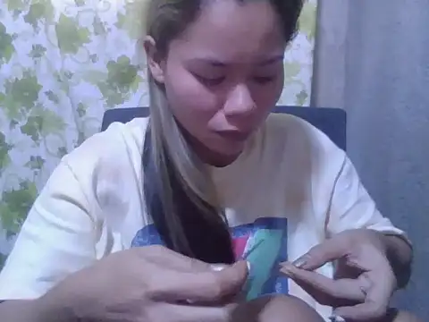 Snapshot of Sweeetgurll chatting on September 30, 1:44 am Sweeetgurll online show from September 30, 1:44 am