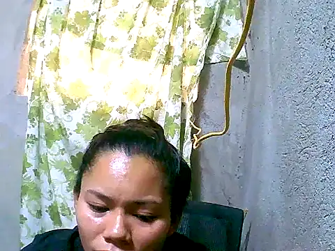 Sweeetgurll online show from November 28, 5:07 am