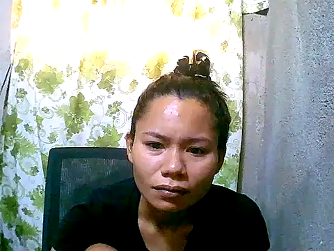 Snapshot of Sweeetgurll chatting on September 21, 1:44 am Sweeetgurll online show from September 21, 1:44 am