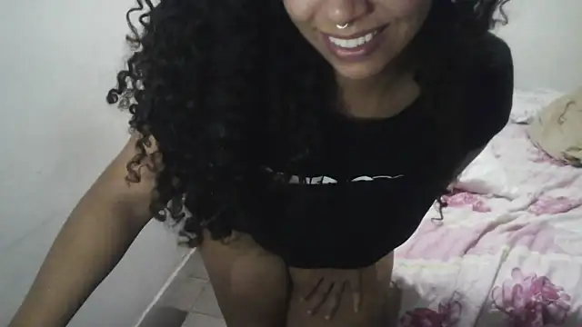 Snapshot of A_maddy chatting on November 23, 4:44 am A maddy online show from November 23, 4:44 am