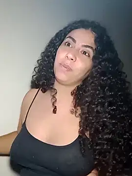 Snapshot of A_maddy chatting on November 21, 3:16 am A maddy online show from November 21, 3:16 am