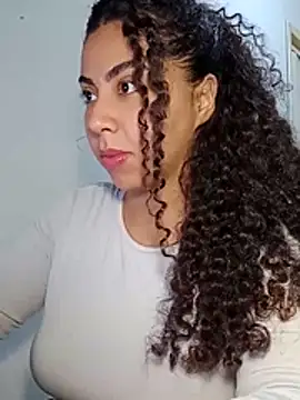 Snapshot of A_maddy chatting on November 7, 7:51 pm A maddy online show from November 7, 7:51 pm