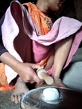 Snapshot of Monika_thakurr chatting on February 28, 3:39 am Monika thakurr online show from February 28, 3:39 am