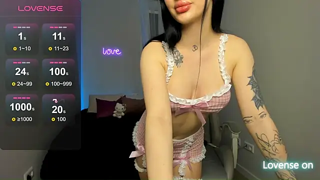 SelinaStorm online show from April 11, 11:30 pm