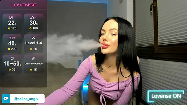 Snapshot of SelinaStorm chatting on November 27, 1:06 am SelinaStorm online show from November 27, 1:06 am