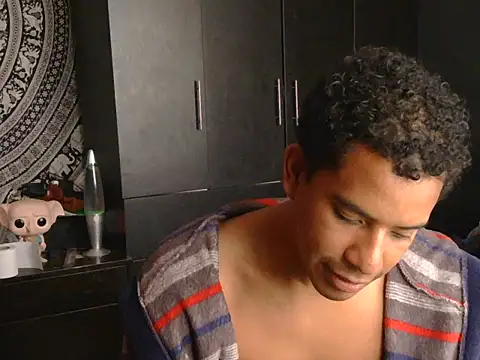 Snapshot of latinboybigdick chatting on September 9, 4:16 pm latinboybigdick online show from September 9, 4:16 pm
