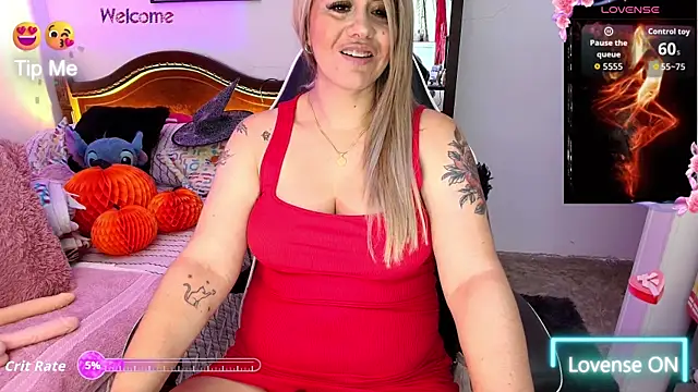 Snapshot of aamanda_Queen_ chatting on October 3, 11:56 am aamanda Queen online show from October 3, 11:56 am