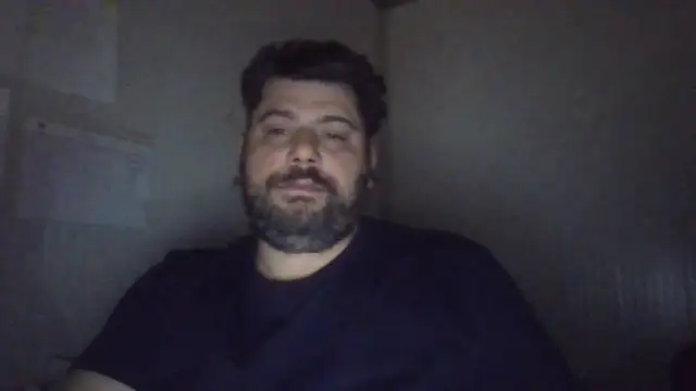 Snapshot of giuseppelovisi85 chatting on September 28, 12:06 am giuseppelovisi85 online show from September 28, 12:06 am