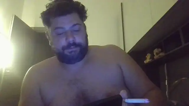 Snapshot of giuseppelovisi85 chatting on October 2, 5:00 am giuseppelovisi85 online show from October 2, 5:00 am