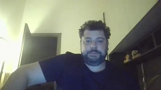 Snapshot of giuseppelovisi85 chatting on October 17, 7:59 pm giuseppelovisi85 online show from October 17, 7:59 pm