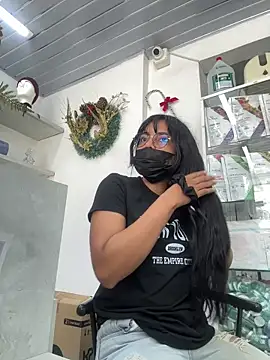 Kyra  Rose online show from December 18, 3:49 pm