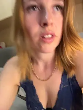 amberrose094 online show from March 29, 7:37 pm