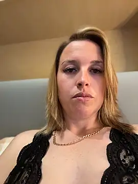 Snapshot of amberrose094 chatting on May 18, 7:07 pm amberrose094 online show from May 18, 7:07 pm
