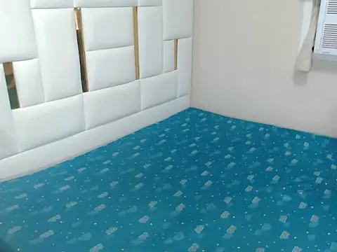 Snapshot of diamondnaked_ chatting on October 18, 10:12 pm diamondnaked online show from October 18, 10:12 pm