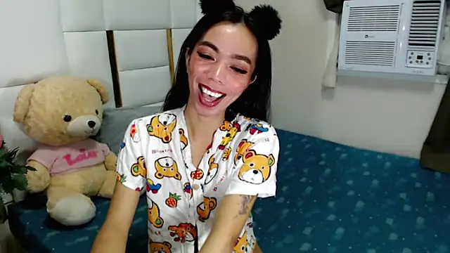 Snapshot of diamondnaked_ chatting on October 13, 7:37 pm diamondnaked online show from October 13, 7:37 pm