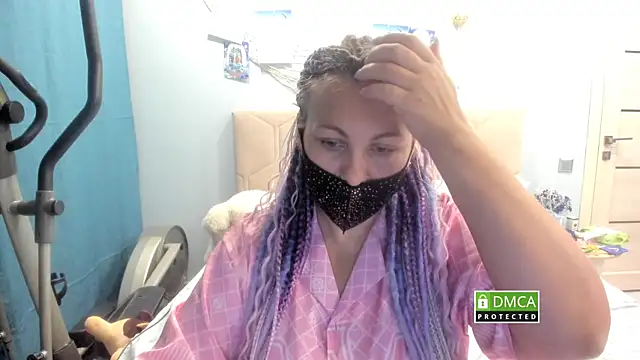 Snapshot of EmilyMali chatting on October 14, 6:08 pm EmilyMali online show from October 14, 6:08 pm