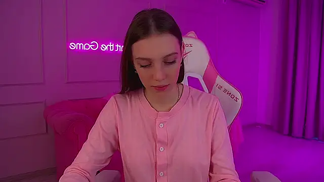 Snapshot of VeronicaVances chatting on February 3, 6:33 am VeronicaVances online show from February 3, 6:33 am