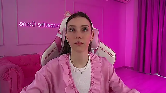 Snapshot of VeronicaVances chatting on February 10, 8:35 am VeronicaVances online show from February 10, 8:35 am