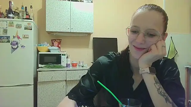 Snapshot of Lucy_Divine chatting on November 11, 9:20 pm Lucy Divine online show from November 11, 9:20 pm