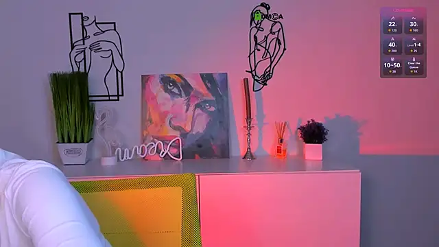 Snapshot of luna_tin chatting on October 9, 10:54 pm luna tin online show from October 9, 10:54 pm