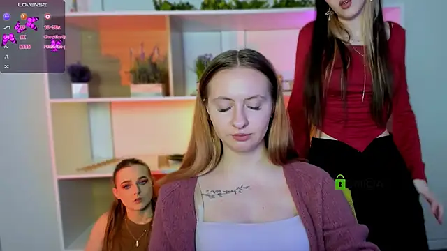 Snapshot of luna_tin chatting on November 12, 2:21 pm luna tin online show from November 12, 2:21 pm