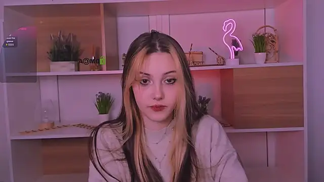 Snapshot of luna_tin chatting on October 17, 8:39 am luna tin online show from October 17, 8:39 am