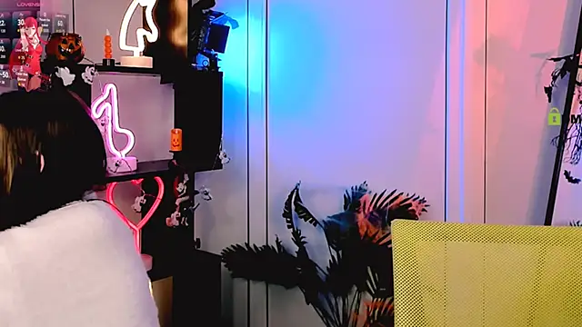 Snapshot of luna_tin chatting on November 2, 2:16 am luna tin online show from November 2, 2:16 am