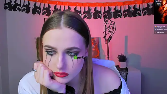 Snapshot of luna_tin chatting on October 31, 2:19 am luna tin online show from October 31, 2:19 am