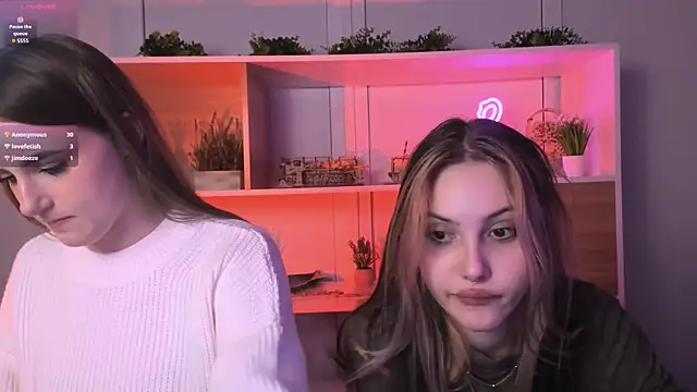 Snapshot of luna_tin chatting on October 23, 10:19 pm luna tin online show from October 23, 10:19 pm