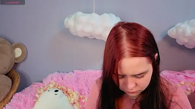 Alis Platt online show from May 2, 1:11 am