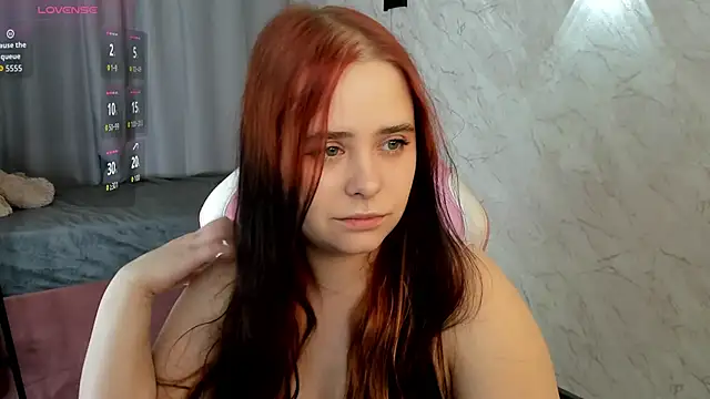 Alis Platt online show from June 2, 1:05 am