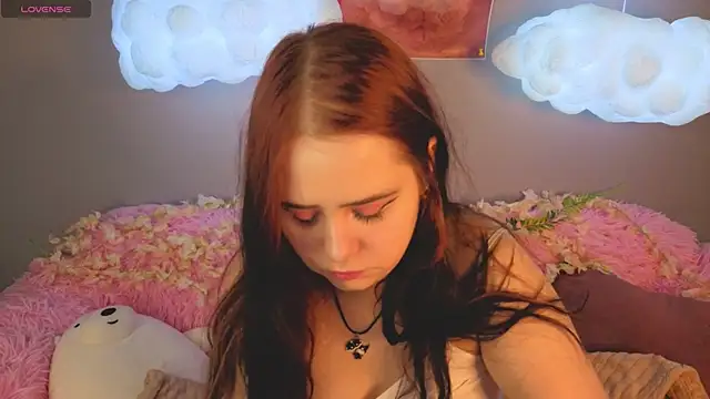 Alis Platt online show from April 23, 1:12 am