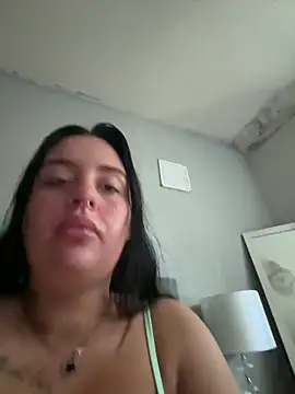 Snapshot of Victoriasteel chatting on February 14, 11:43 am Victoriasteel online show from February 14, 11:43 am