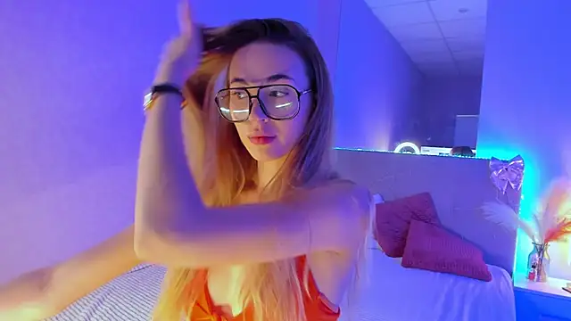 AlexaWilds online show from April 1, 12:17 pm